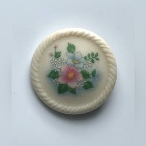 🎉❤️Avon “Floral Bouquet” Brooch